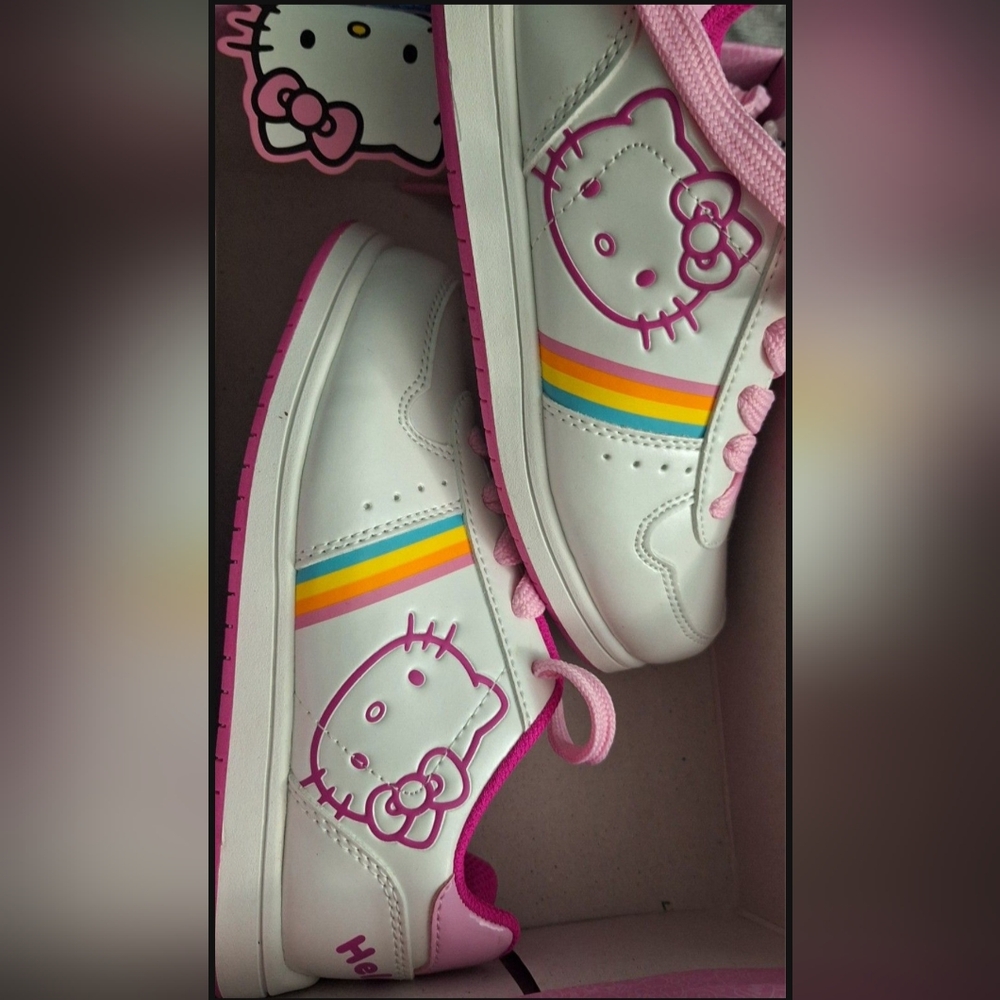 Hello Kitty - Picture 4 of 4